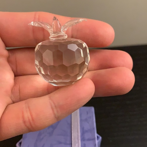 BRAND NEW crystal apple - Picture 2 of 2